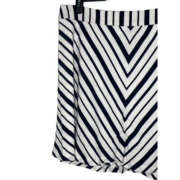 Lane Bryant Plus 22 Chevron Stripe Flare Skirt Side Zip - Picture 3 of 9